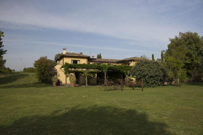 Agriturismo Scuderie Della Contea Сутрі Екстер'єр фото
