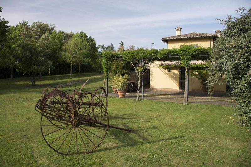 Agriturismo Scuderie Della Contea Сутрі Екстер'єр фото